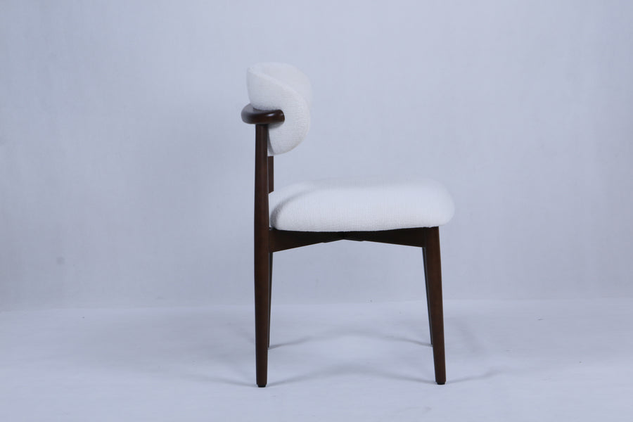 Magnus Chair | Walnut Wood - White Fabric