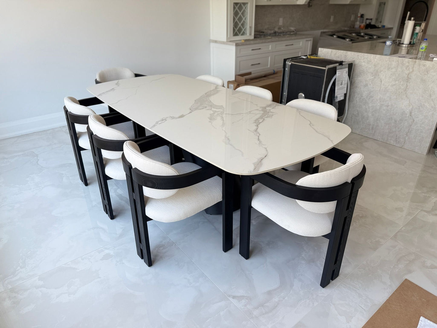 Ebony Chair | Black - Linen Fabric