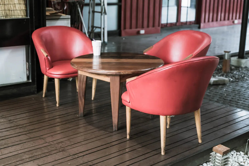 The Soft Touch of Elegance: 5 Reasons Velvet Dining Chairs Transform Your Space