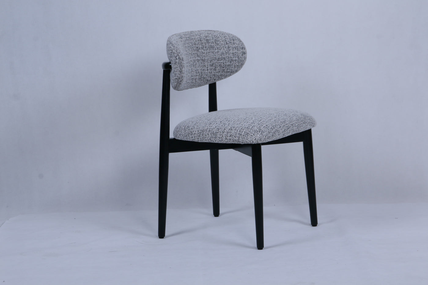 Magnus Chair | Black Wood - Grey Fabric
