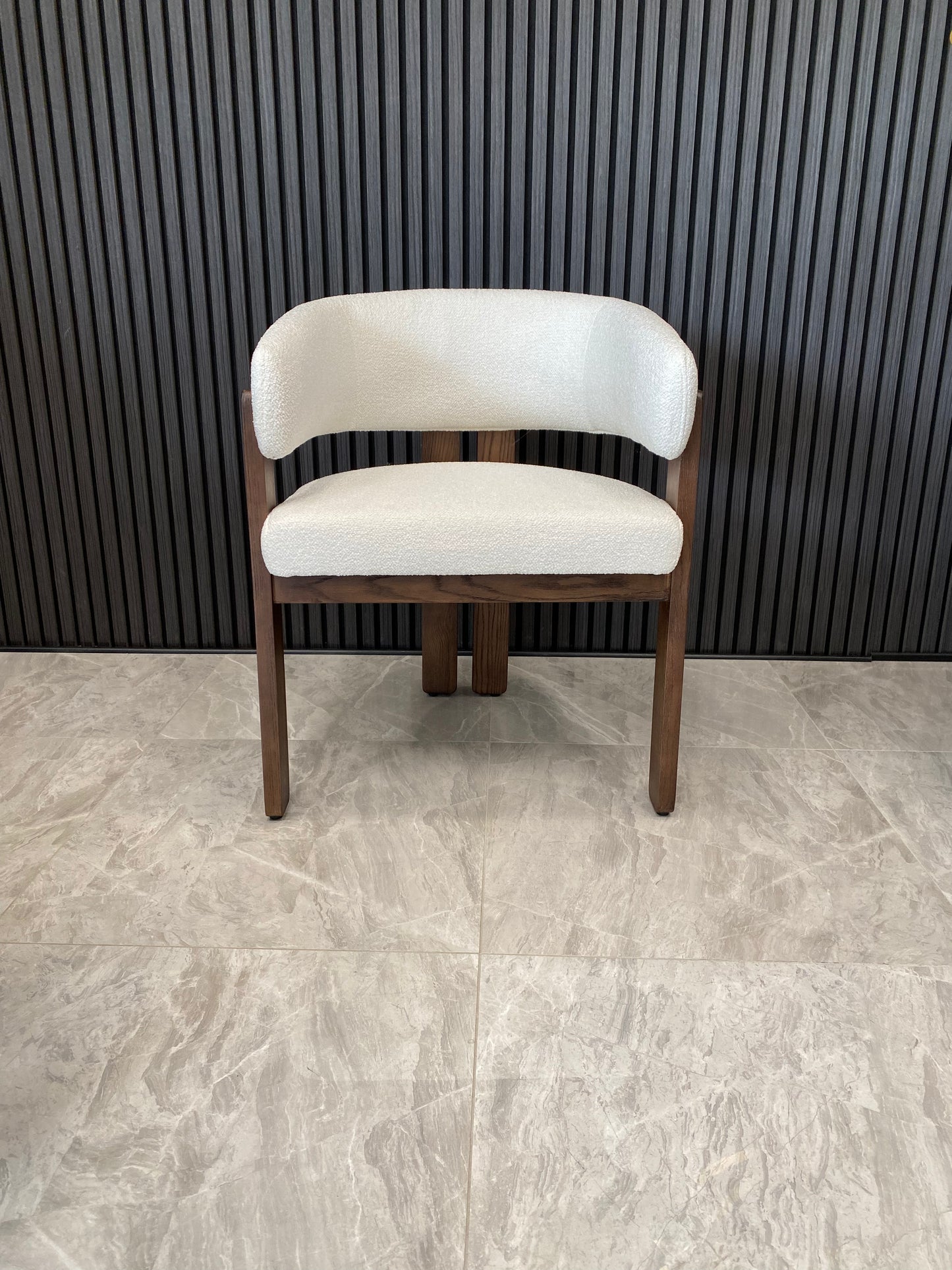 Tisorie Chair | Walnut - Boucle Fabric