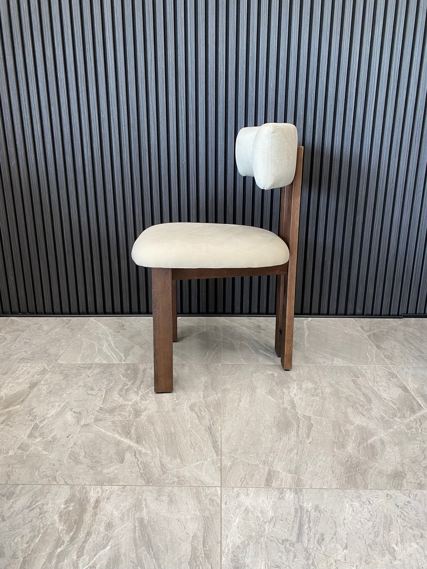 Arista Chair | Walnut Wood - OffWhite Velvet