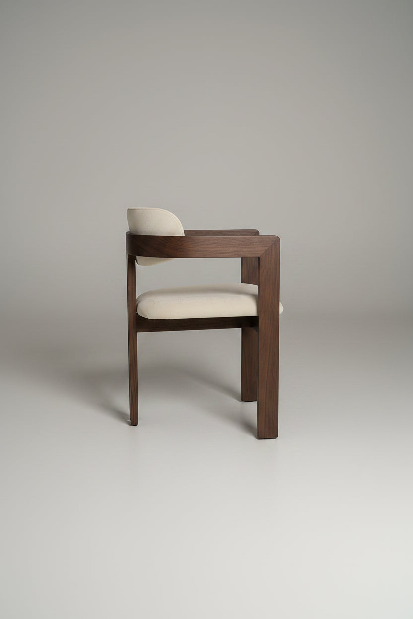 Ebony Chair | Walnut - Velvet Fabric